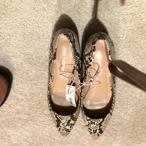 Ladies size 7 shoes - Picture 2 of 15